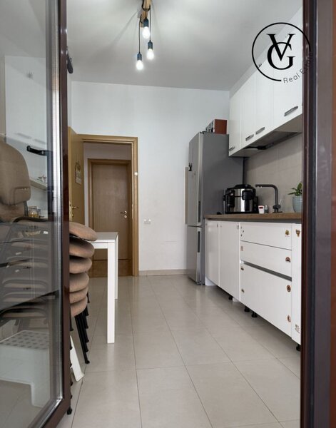 Cartierul Francez, apartament 3 camere, loc de parcare inclus.