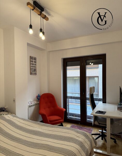 Cartierul Francez, apartament 3 camere, loc de parcare inclus.