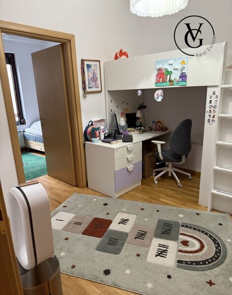 Cartierul Francez, apartament 3 camere, loc de parcare inclus.